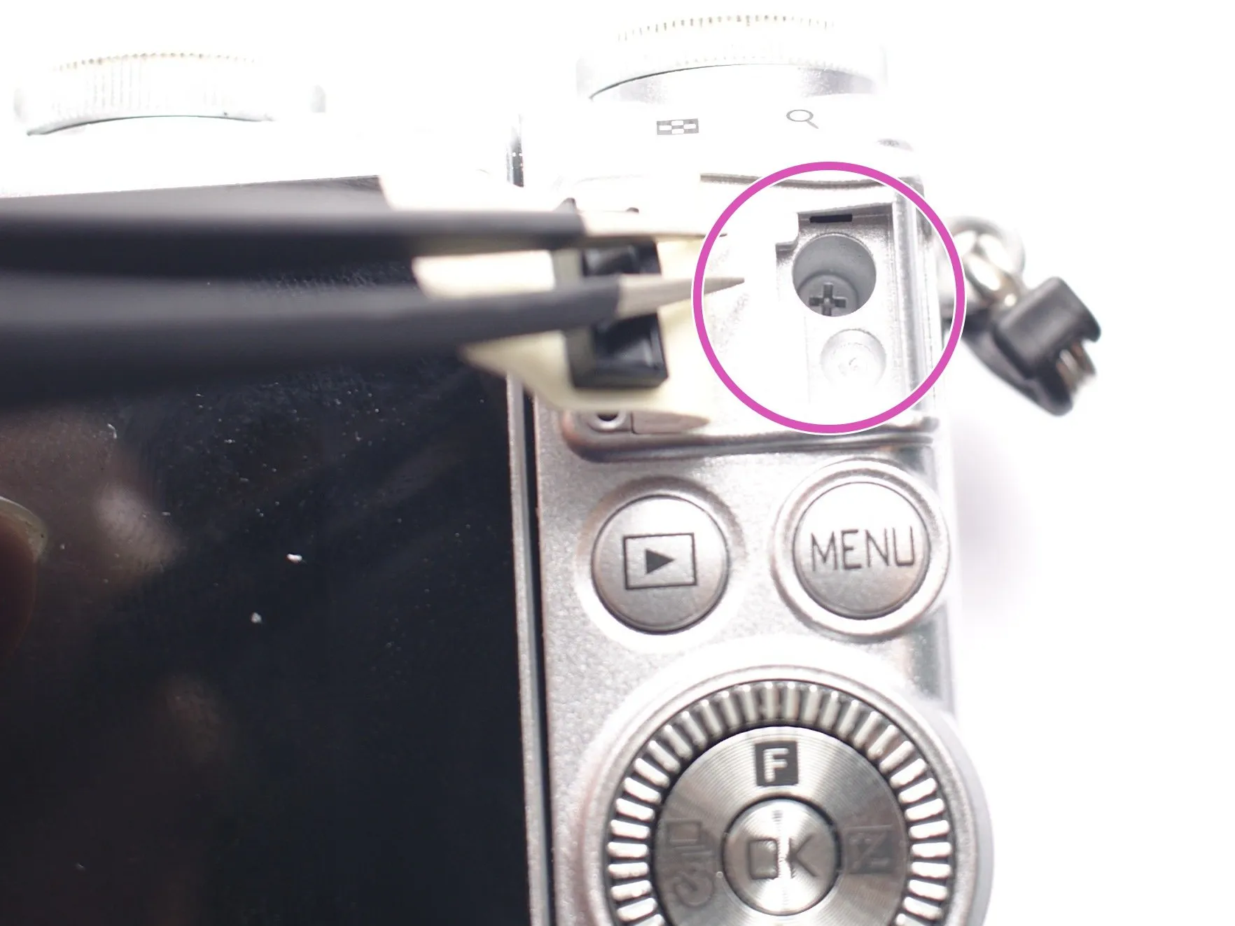 Nikon 1 J5 Разборка (с целью ремонта), тыльная сторона (снова): шаг 7, изображение 3 из 3