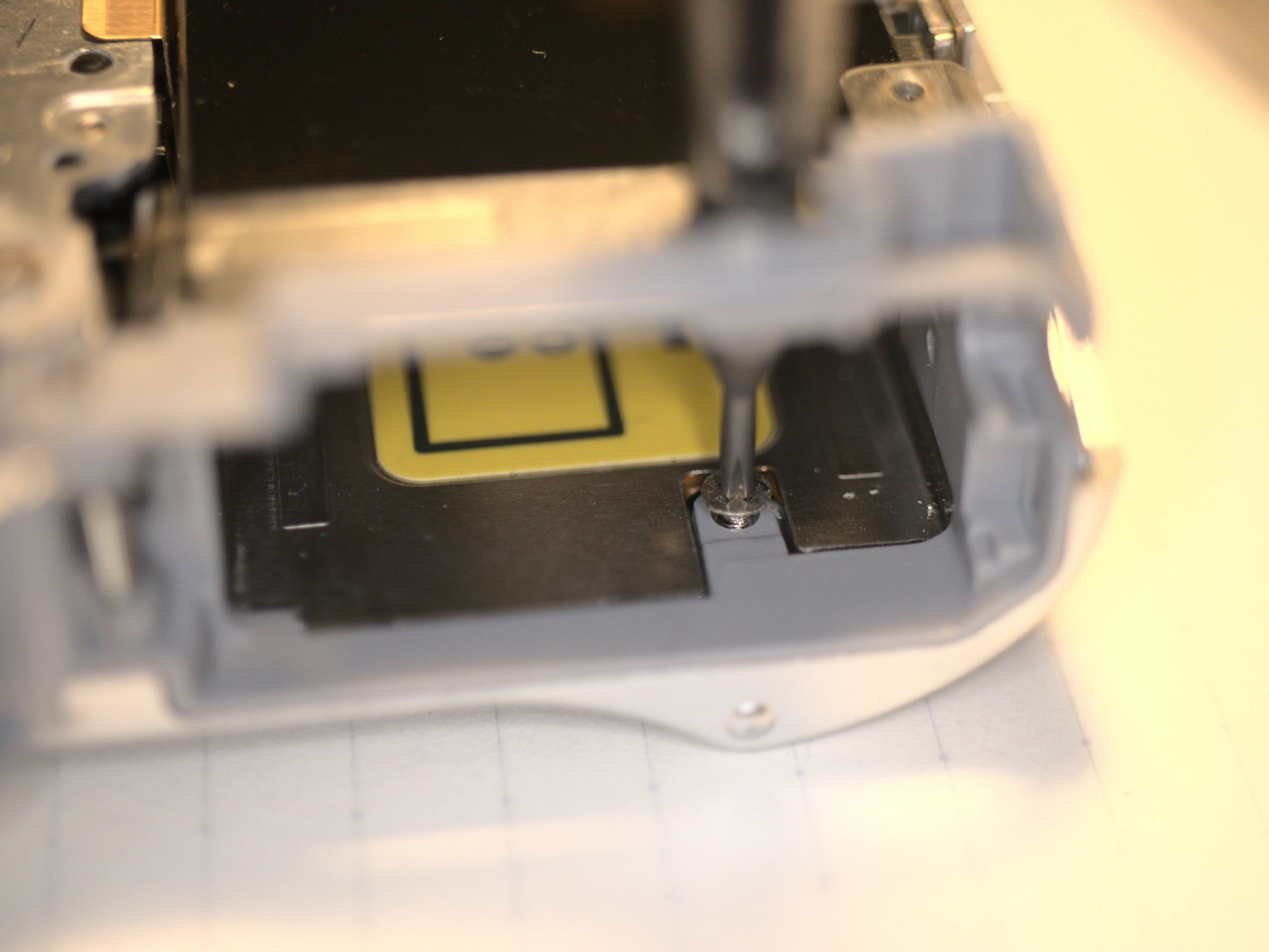 Nikon 1 J5 Разборка (с целью ремонта), аккумуляторный отсек: шаг 25, изображение 3 из 3