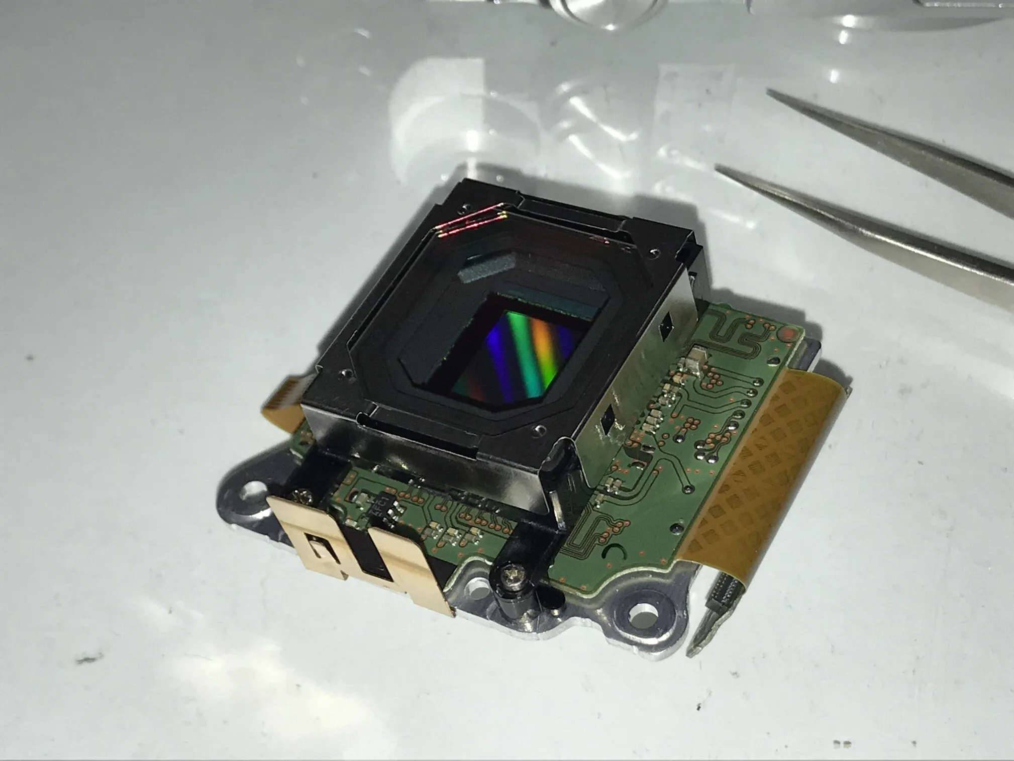 Nikon 1 J5 Разборка (цель ремонта), Вот, матрица: шаг 22, изображение 2 из 3