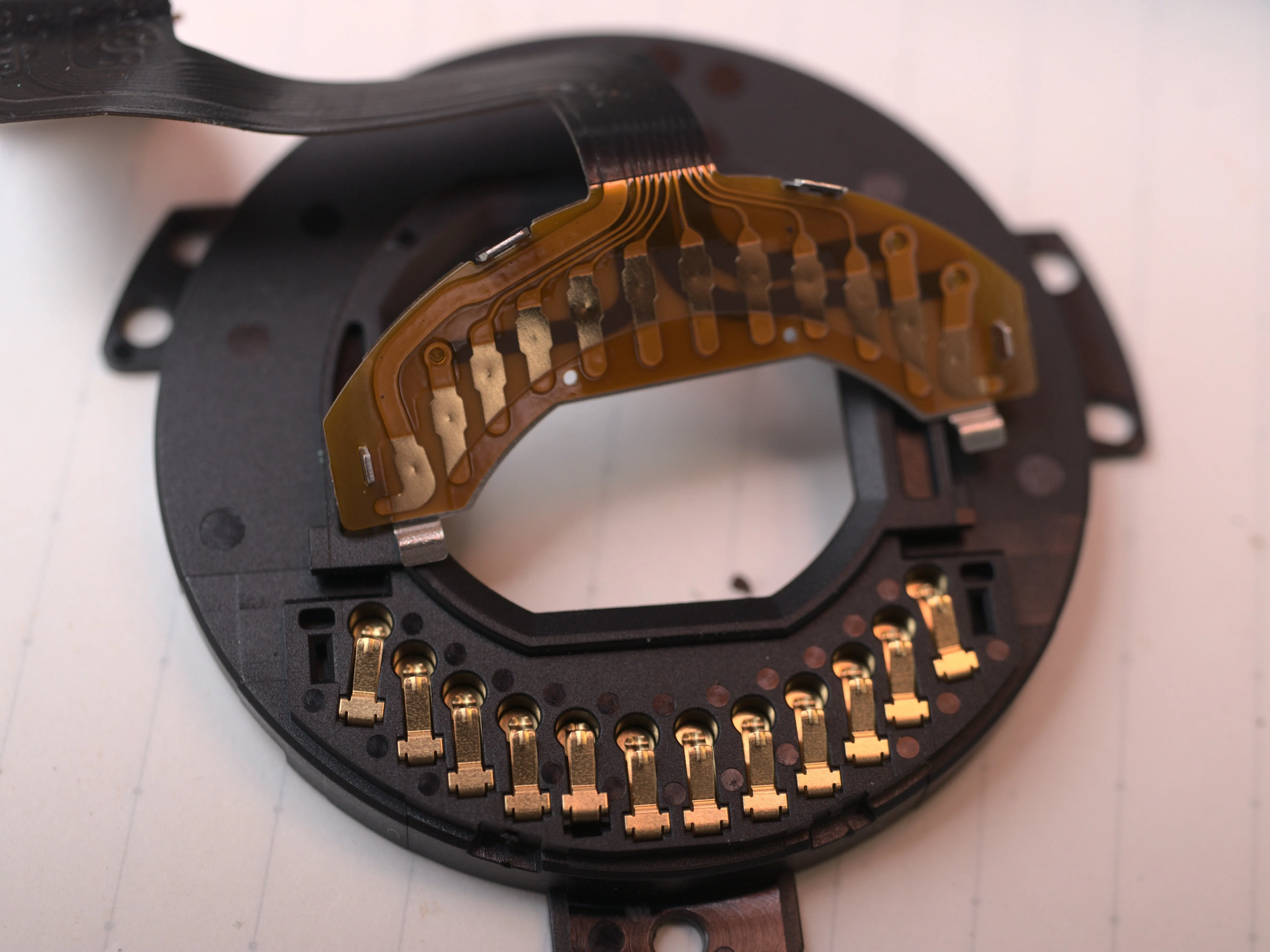 Nikon 1 J5 Разборка (с целью ремонта), контакты объектива: шаг 40, изображение 2 из 2