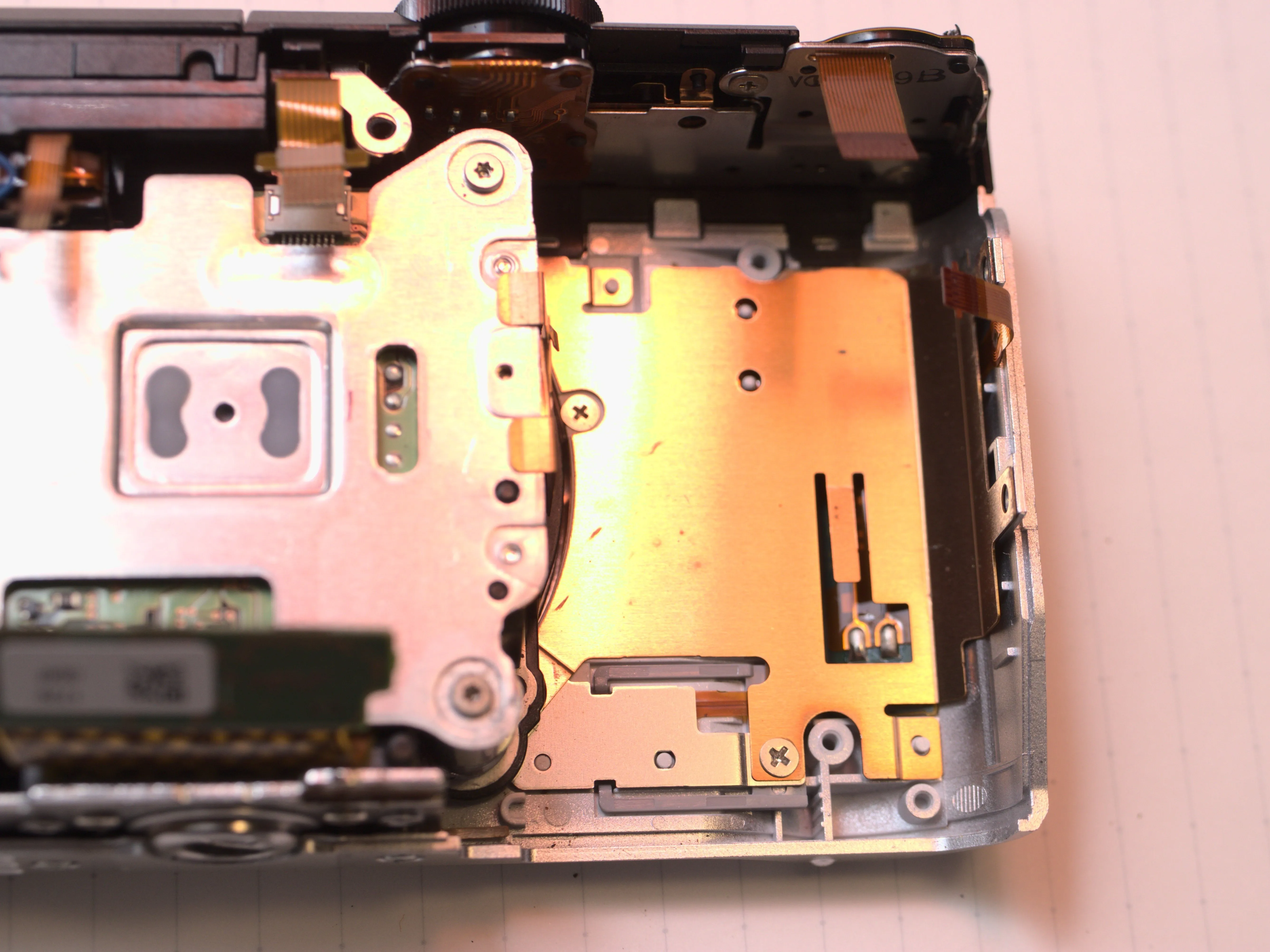 Разборка Nikon 1 J5 (с целью ремонта), модуль NFC: шаг 45, изображение 1 из 1