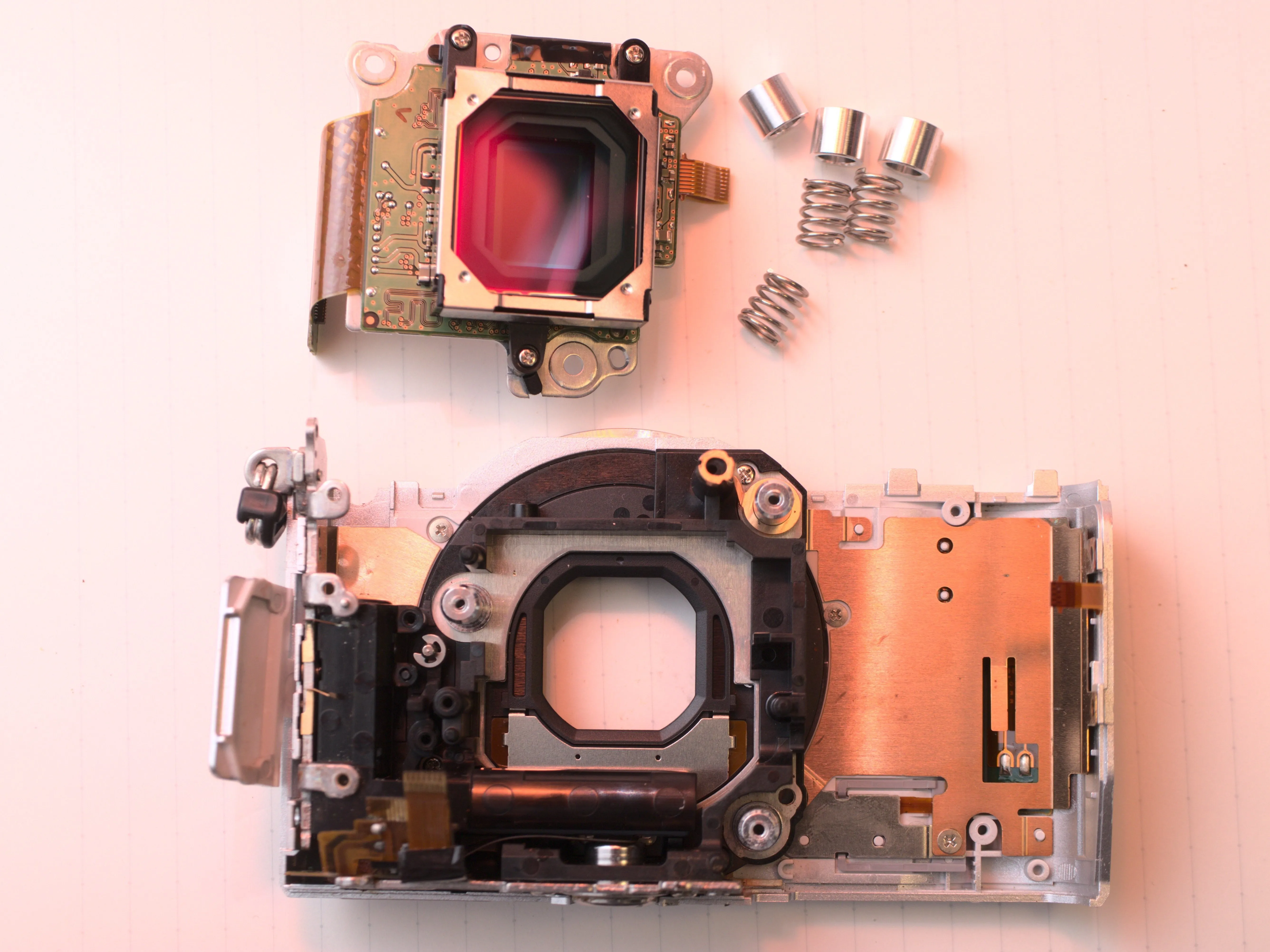 Nikon 1 J5 Разборка (с целью ремонта), Настройка сенсора и фокусировки: шаг 37, изображение 1 из 1