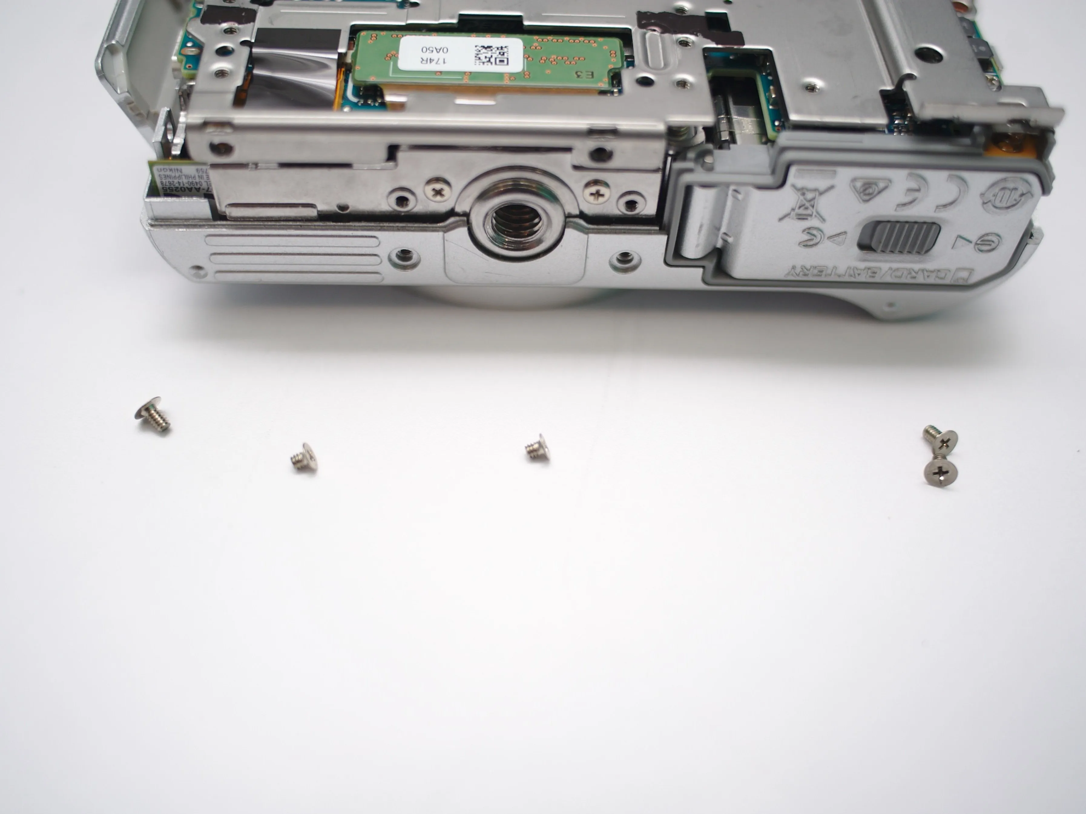 Nikon 1 J5 разборка (ремонт), защитная крышка: шаг 11, изображение 3 из 3