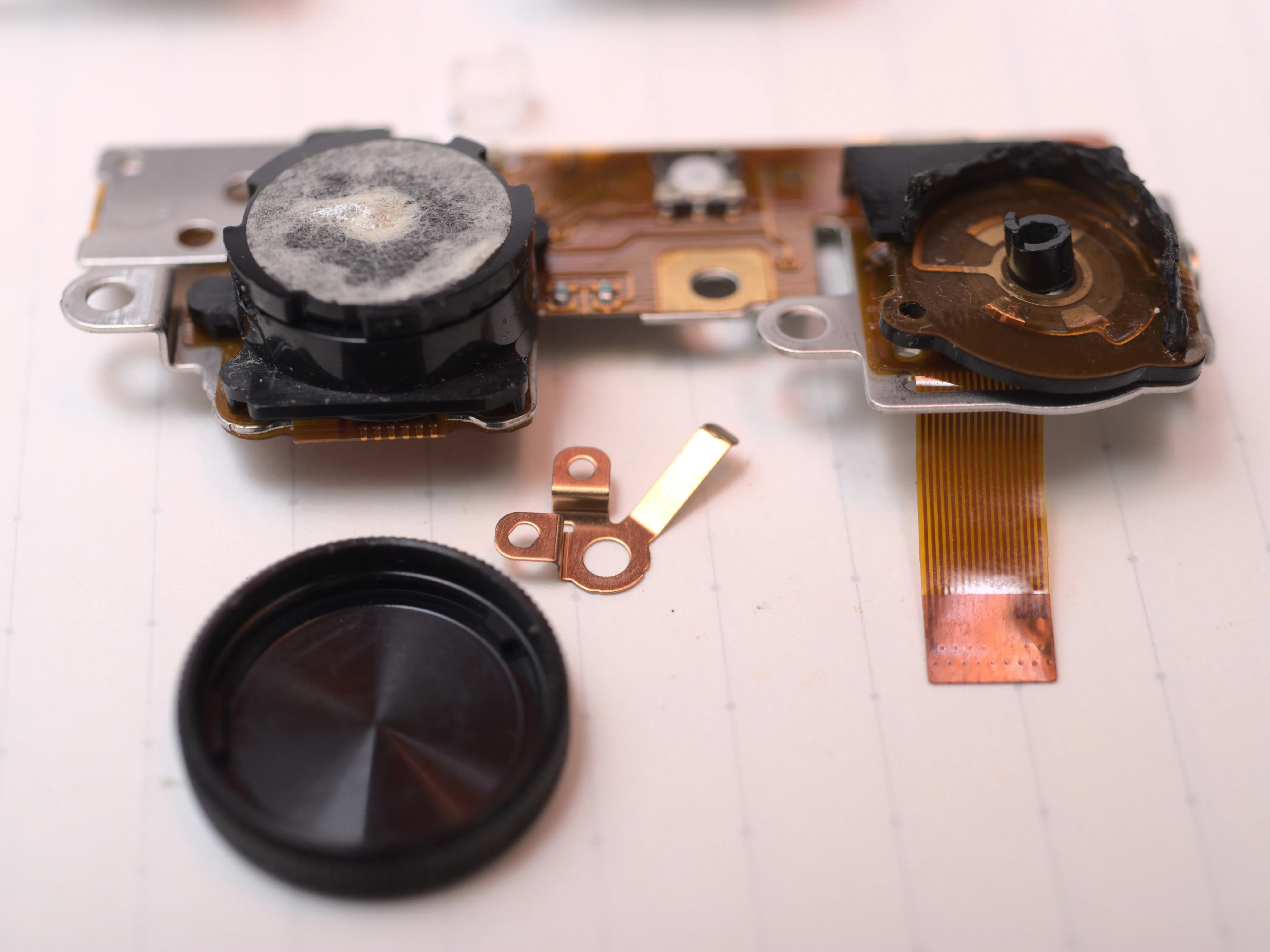 Nikon 1 J5 Разборка (цель ремонта): шаг 34, изображение 2 из 3