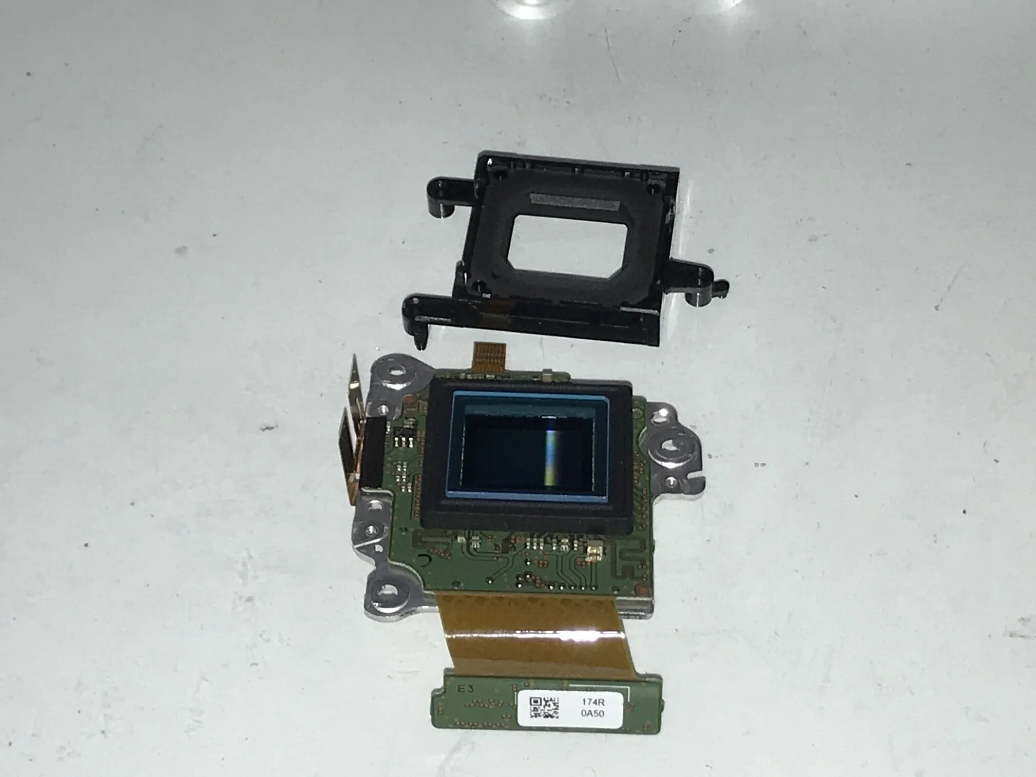 Nikon 1 J5 Teardown (ремонт), Сам сенсор: шаг 24, изображение 1 из 3