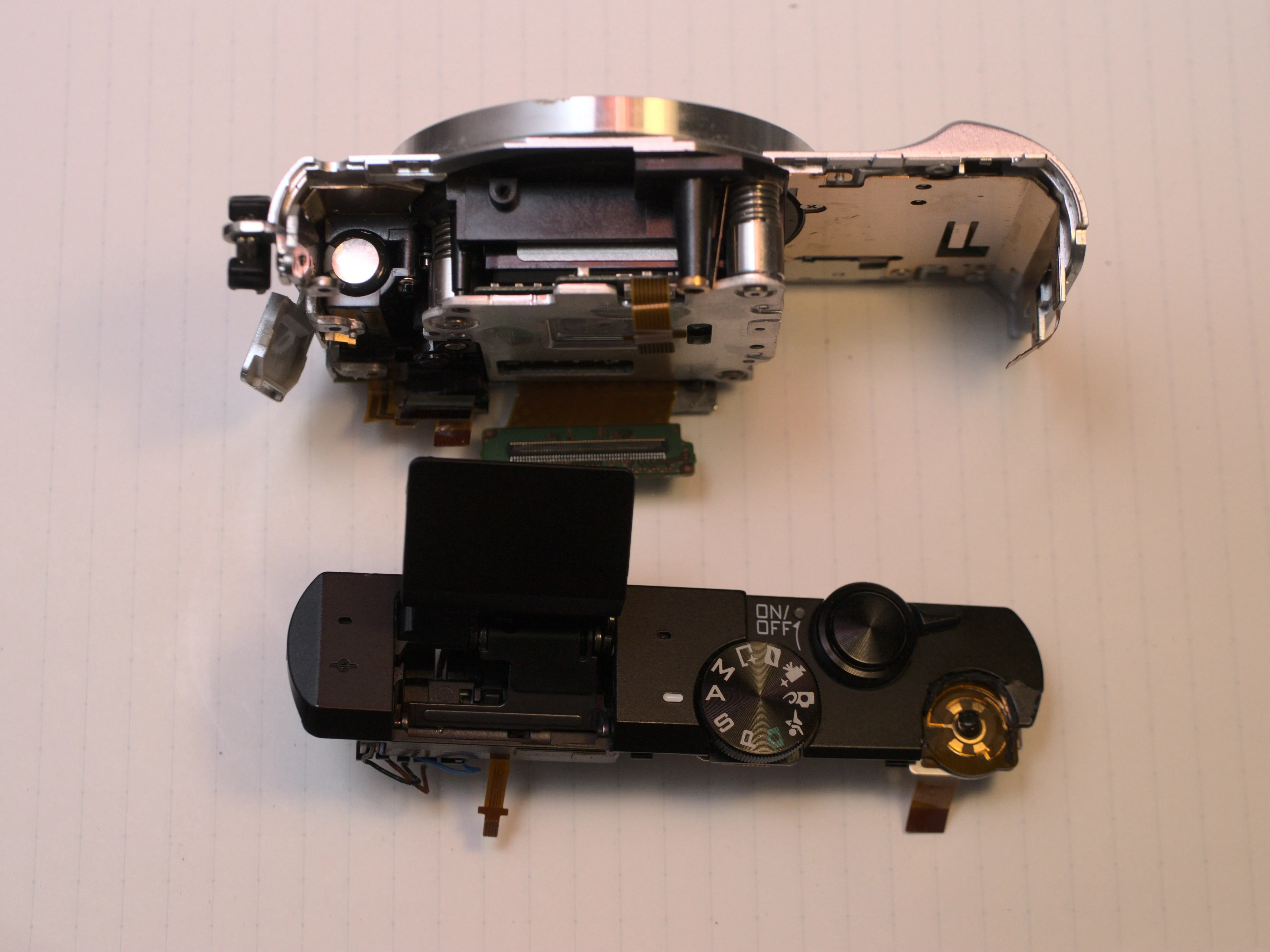 Nikon 1 J5 Разборка (с целью ремонта), верхний корпус 3: шаг 29, изображение 2 из 2