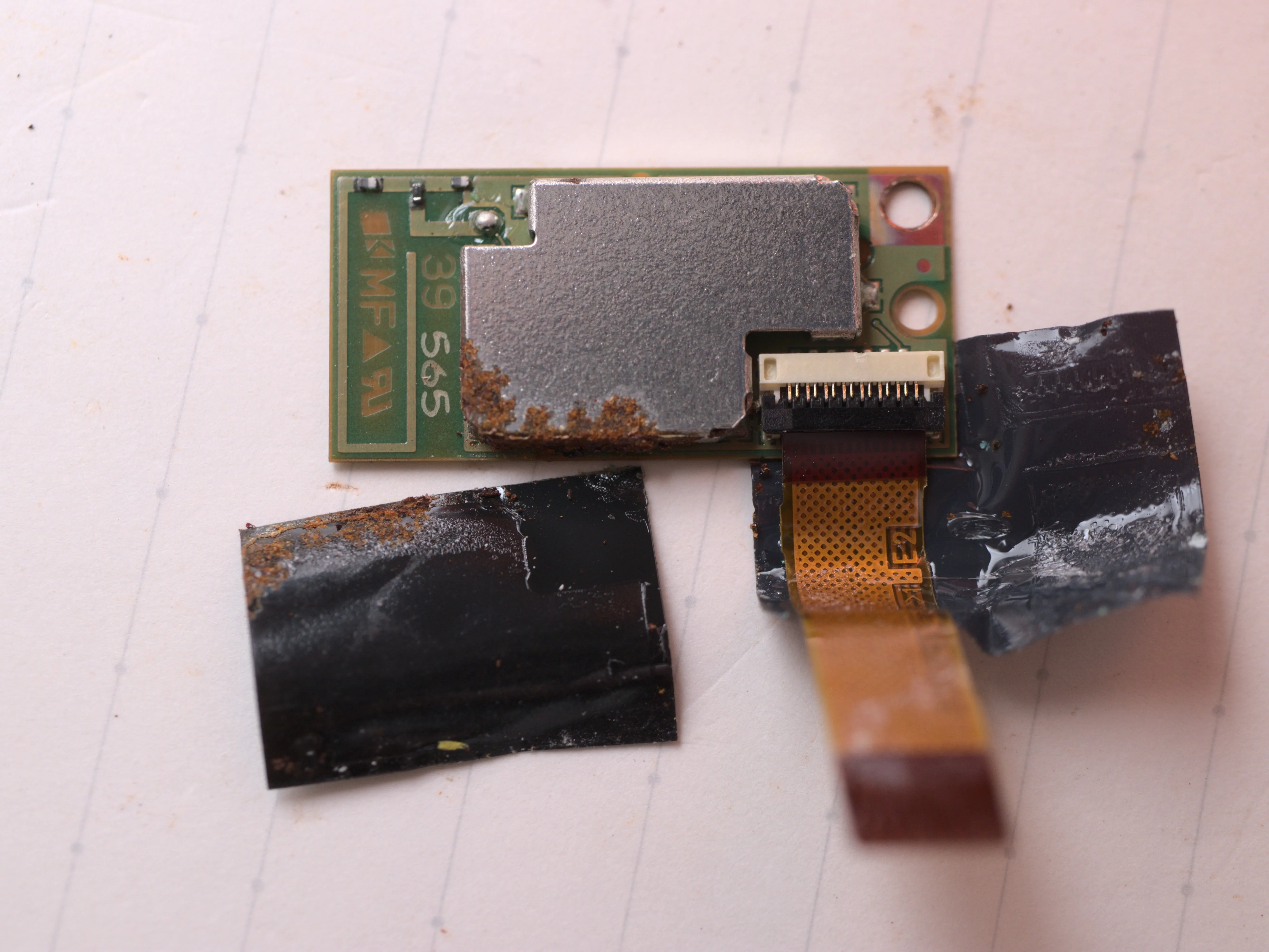 Nikon 1 J5 Разборка (с целью ремонта), Беспроводной модуль: шаг 44, изображение 1 из 2