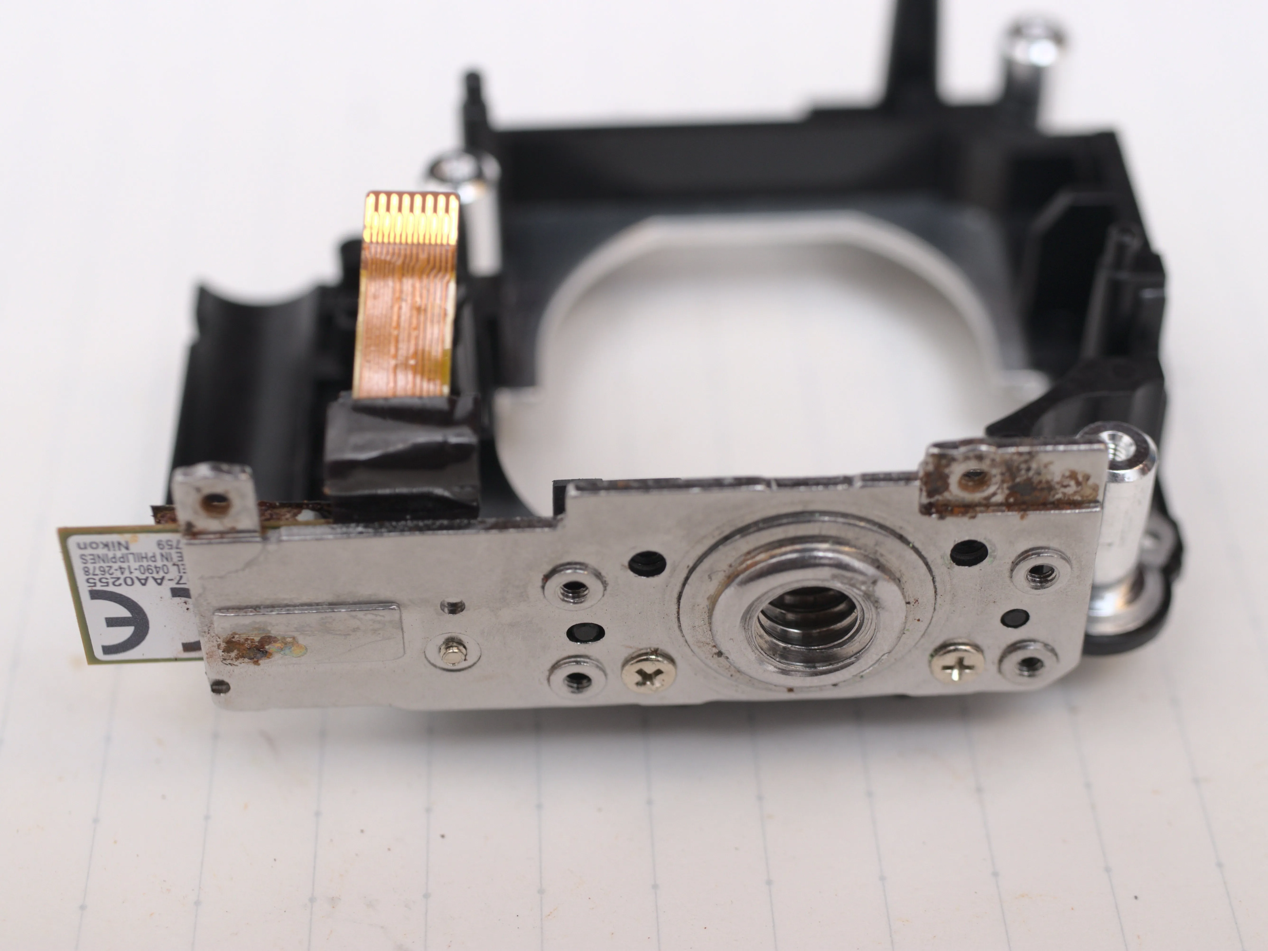 Nikon 1 J5 Разборка (с целью ремонта), модуль беспроводной связи: шаг 43, изображение 2 из 3