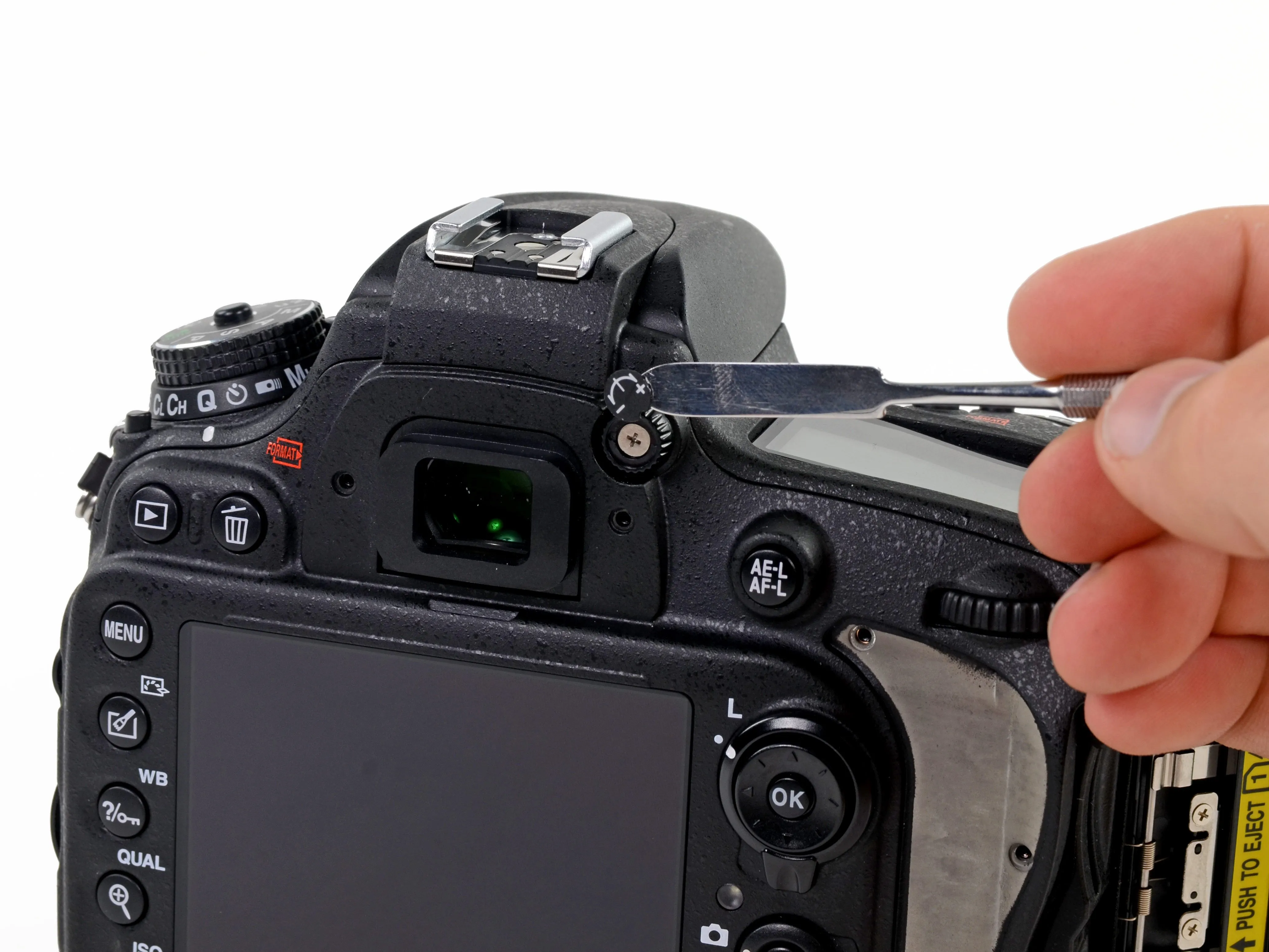 Разборка Nikon D600: шаг 12, изображение 2 из 2