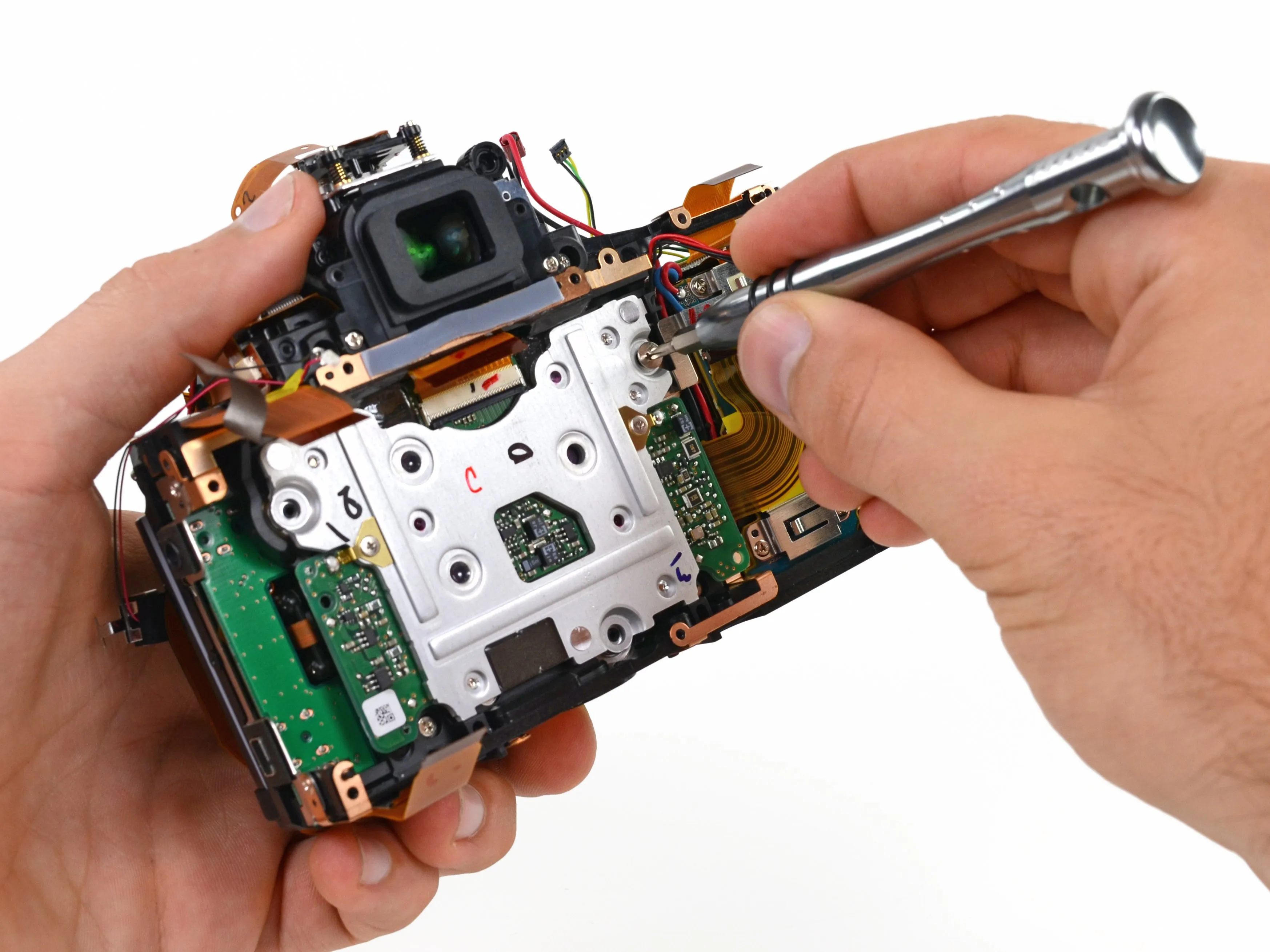 Разбор Nikon D600: шаг 22, изображение 1 из 2