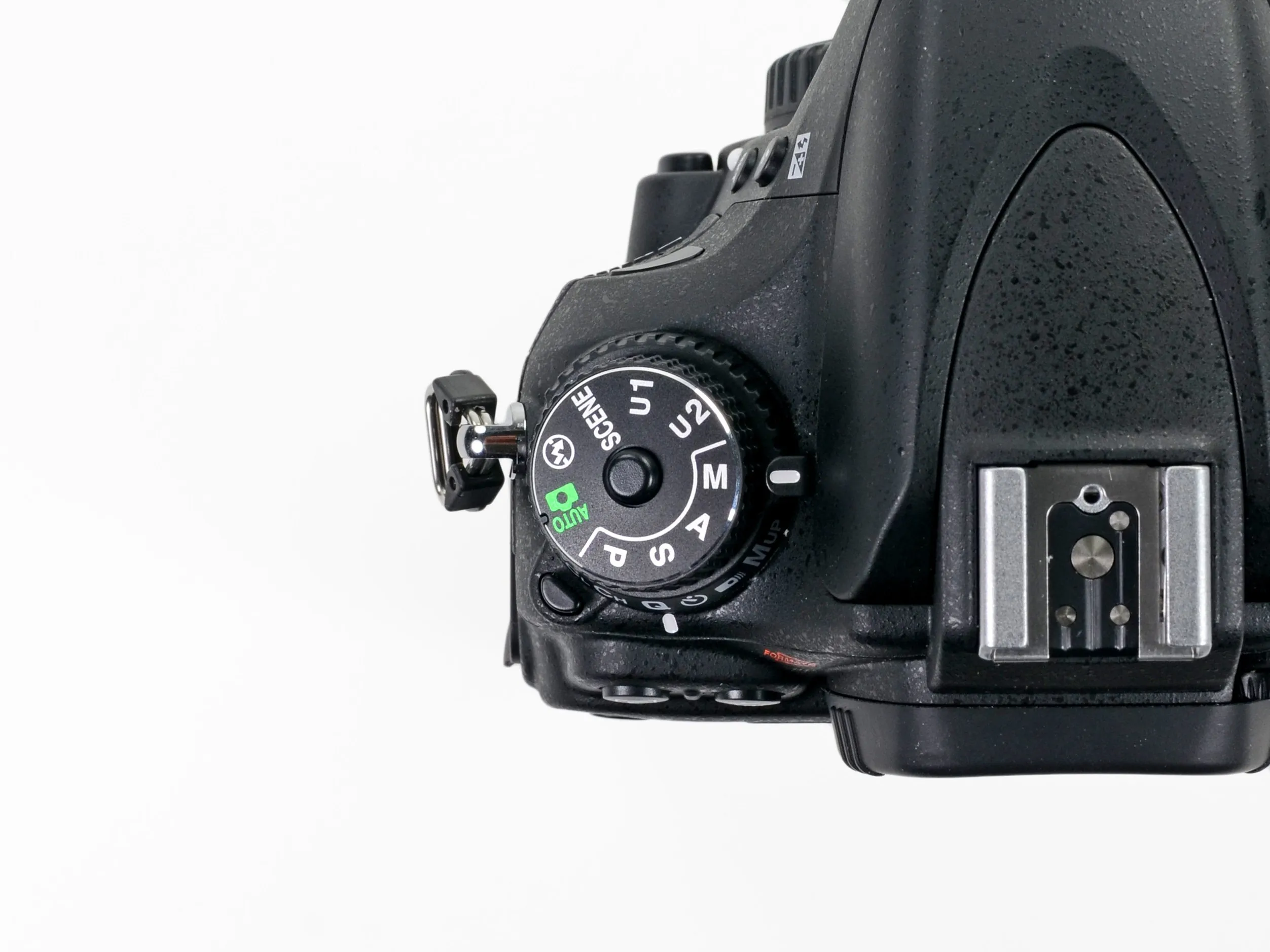 Разборка Nikon D600: шаг 3, изображение 2 из 2