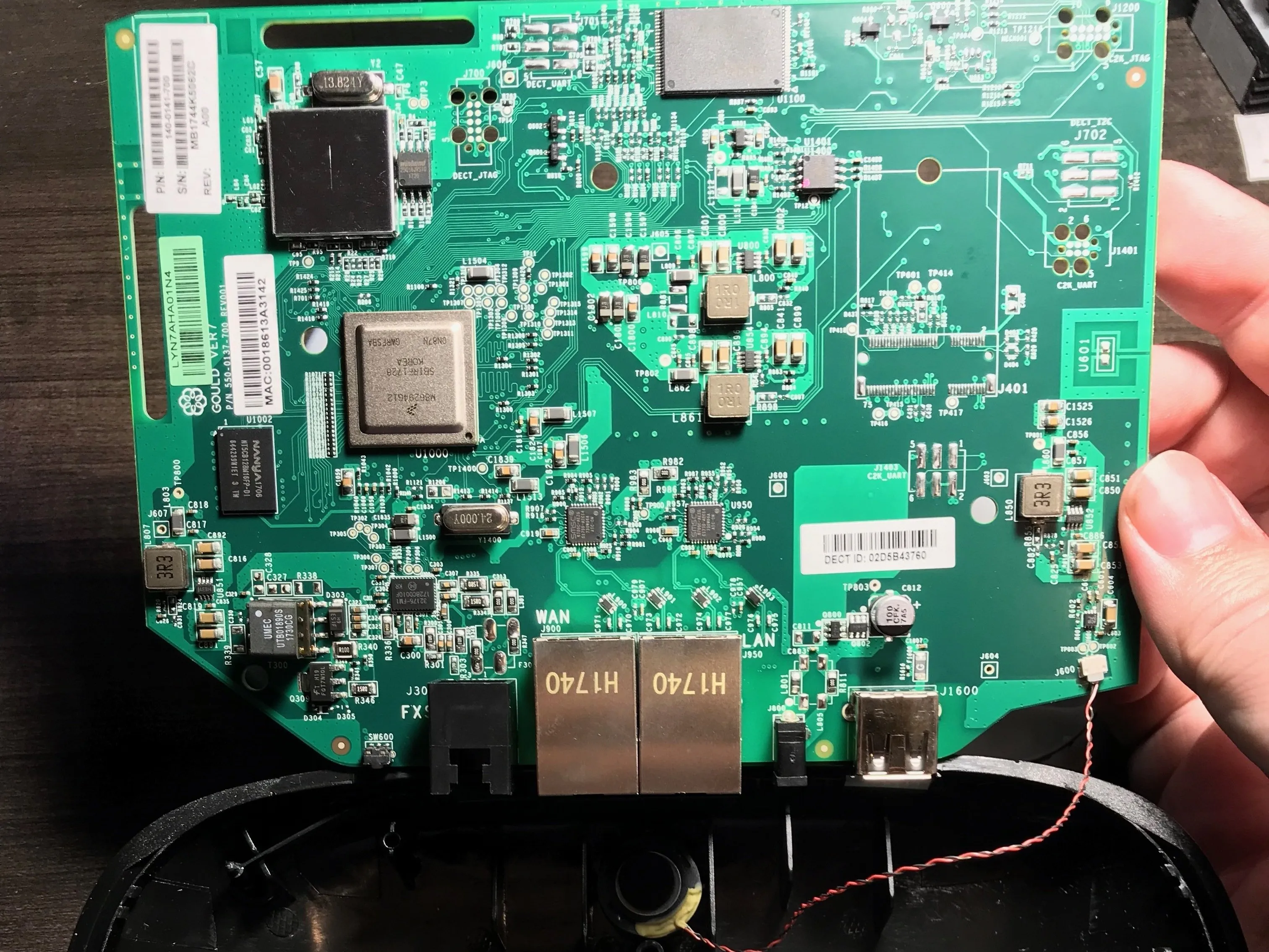 Разборка Ooma Telo Rev A00, печатная плата освобождена: шаг 5, изображение 1 из 1