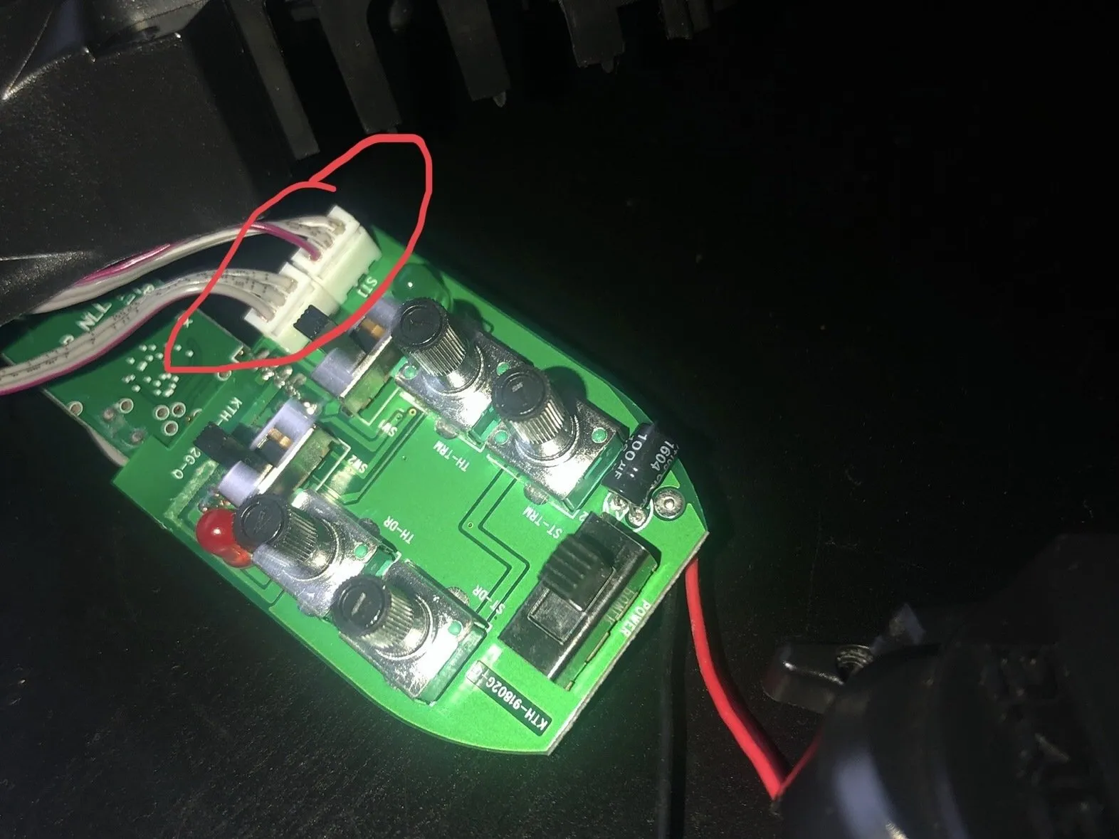 Rc car remote Teardown: шаг 3, изображение 2 из 2