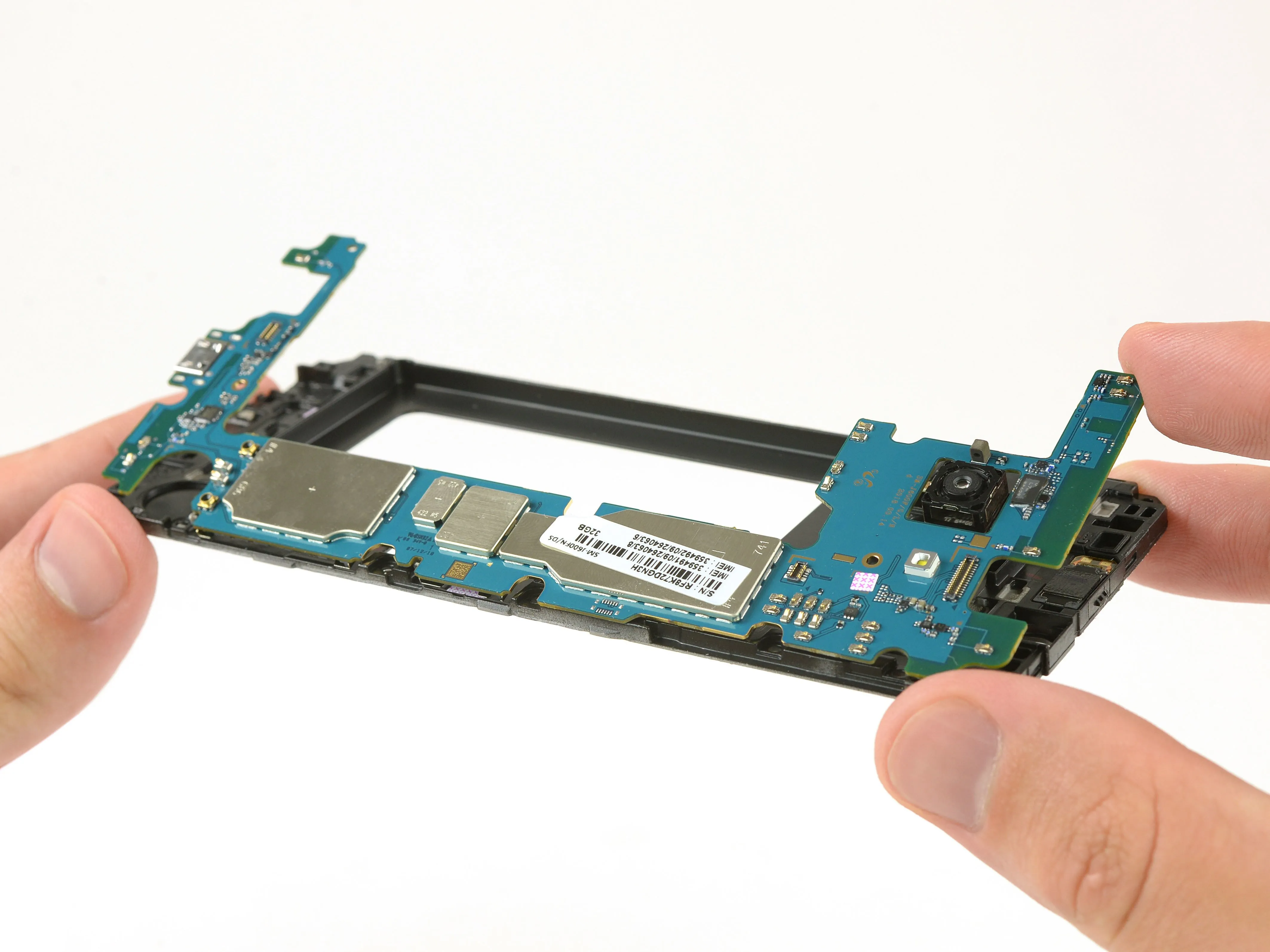 Samsung Galaxy J6 Teardown: шаг 7, изображение 1 из 2