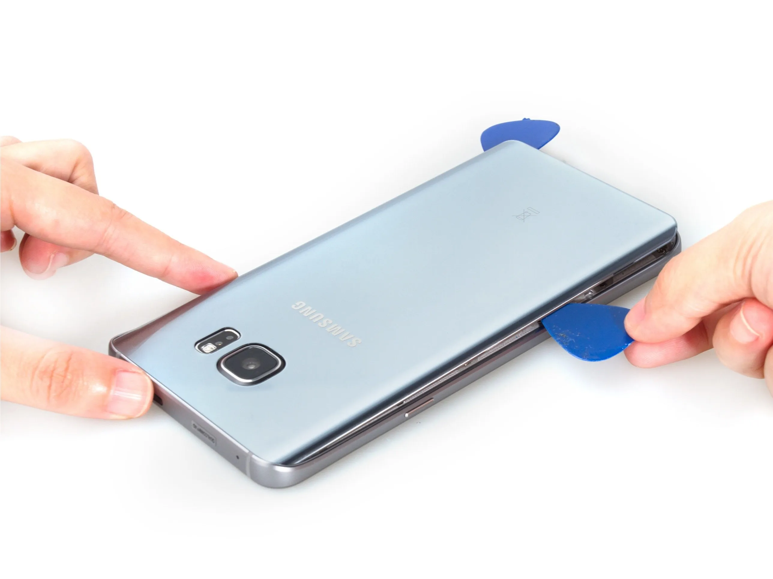 Samsung Galaxy Note5 Teardown: шаг 3, изображение 3 из 3