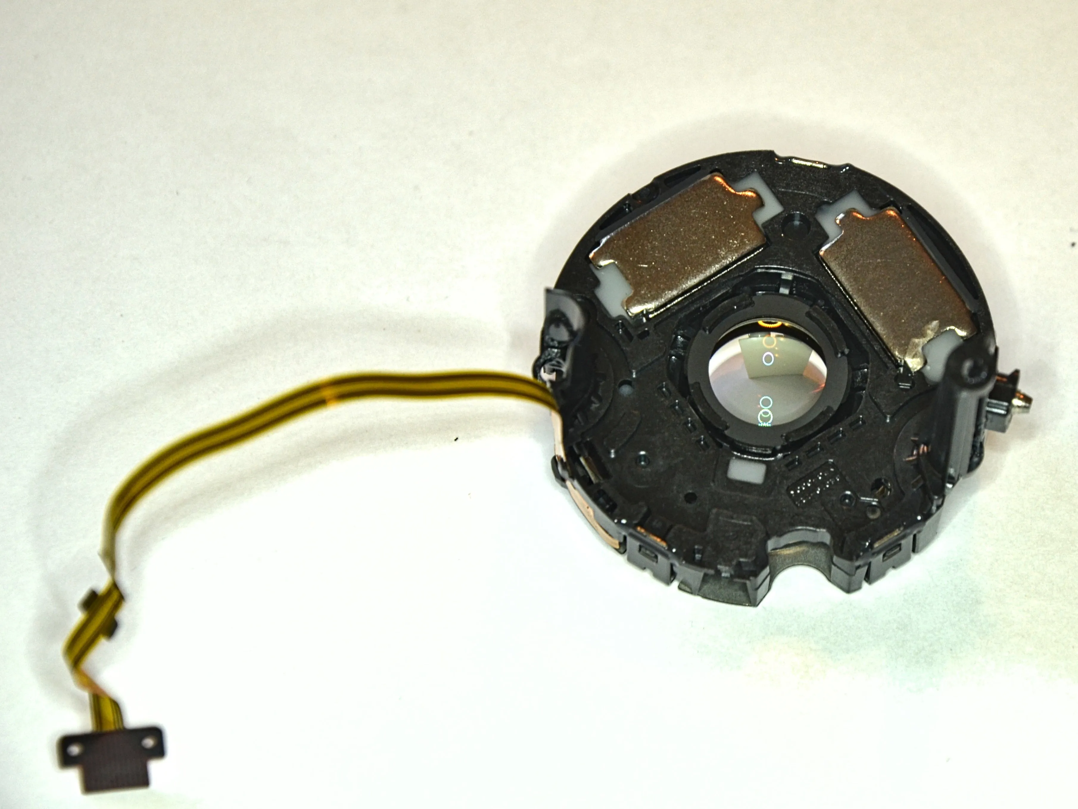 Sony Cyber-shot DSC-HX400V Разборка, стабилизатор изображения: шаг 20, изображение 2 из 3