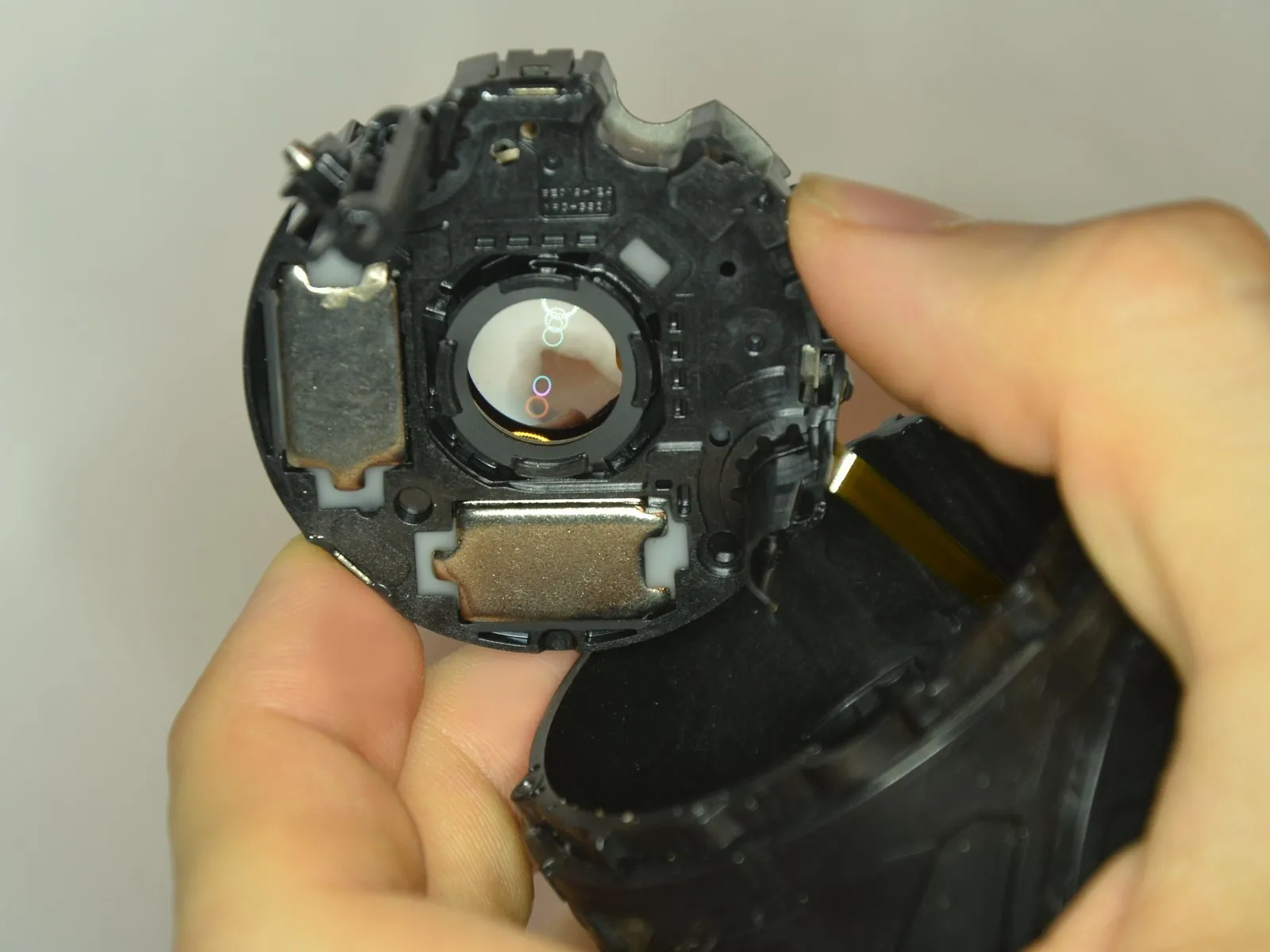 Sony Cyber-shot DSC-HX400V Разборка, стабилизатор изображения: шаг 20, изображение 3 из 3