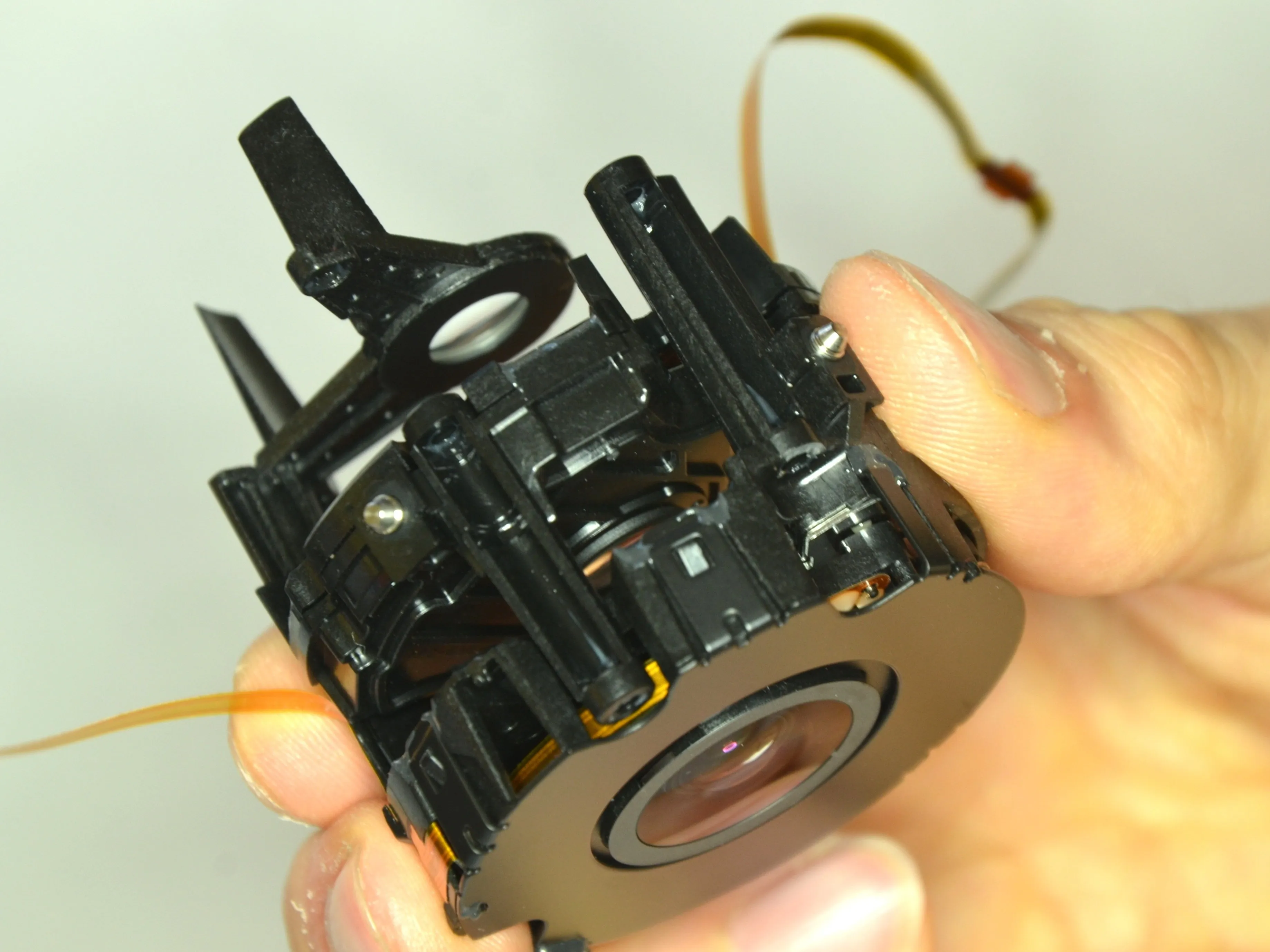 Sony Cyber-shot DSC-HX400V Разборка, группы объективов: шаг 18, изображение 3 из 3