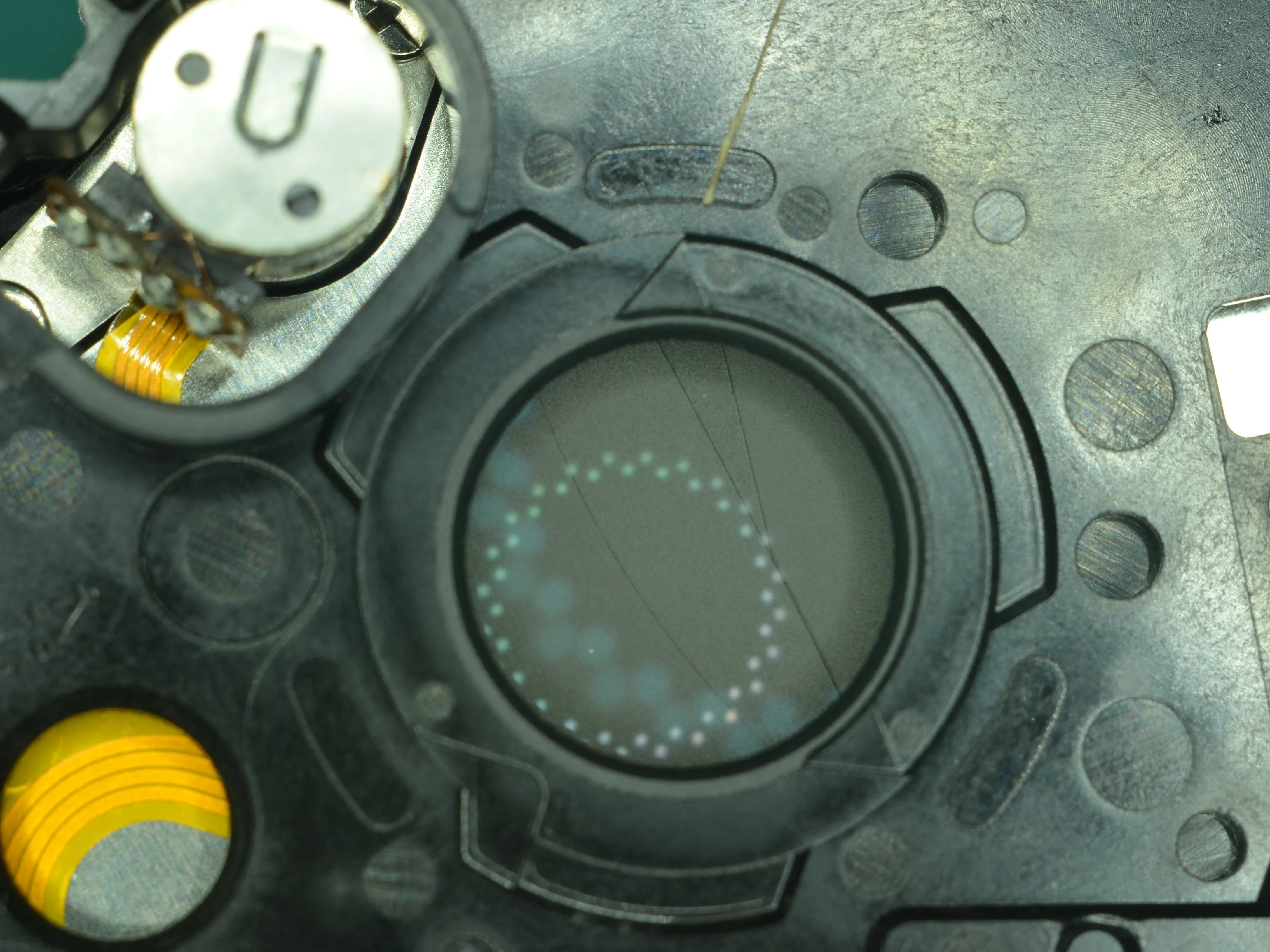 Sony Cyber-shot DSC-HX400V Разборка, затвор и диафрагма: шаг 19, изображение 2 из 3