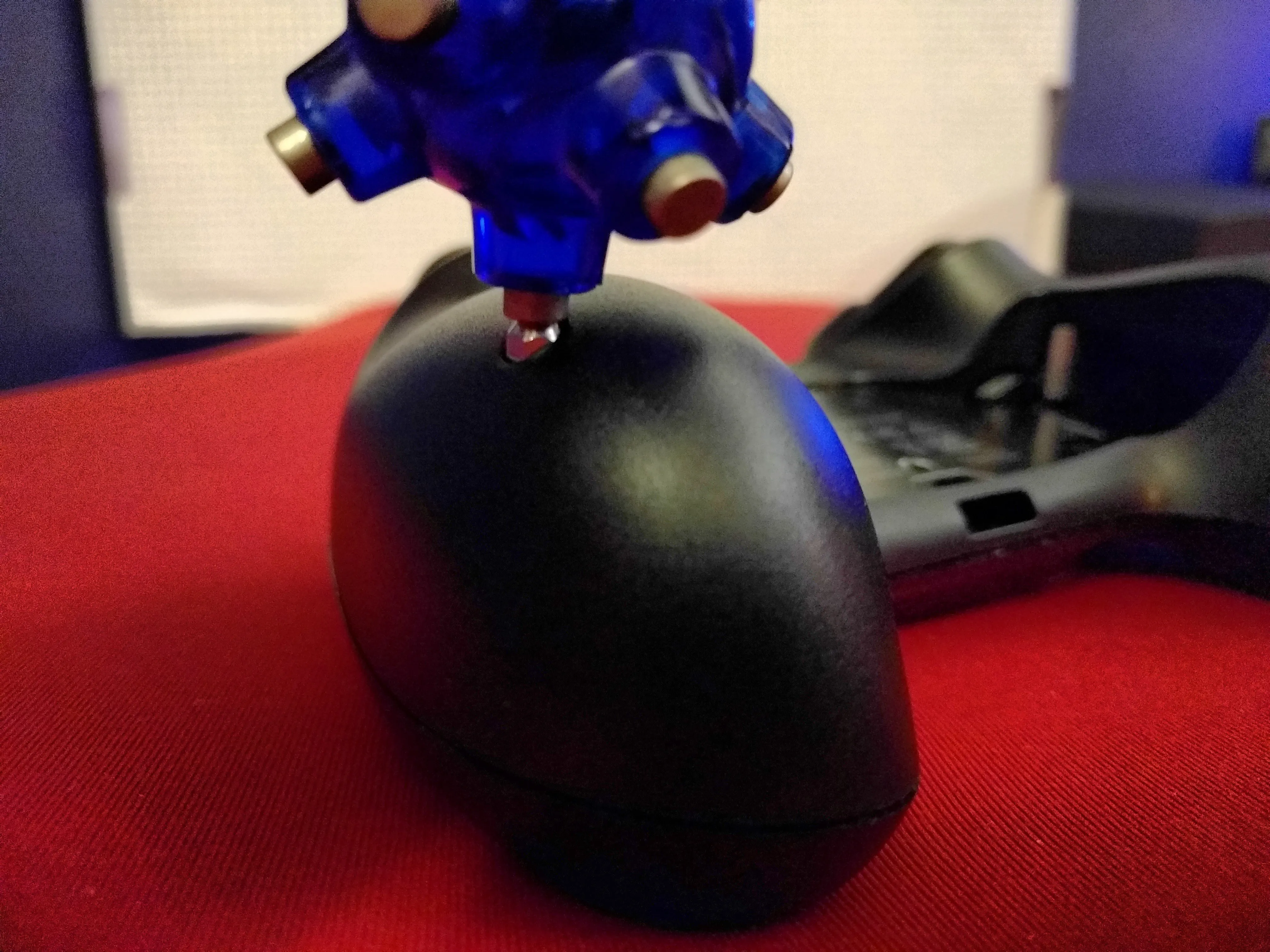 Разборка контроллера Steam, открутите 4 боковых внешних винта: шаг 2, изображение 2 из 3