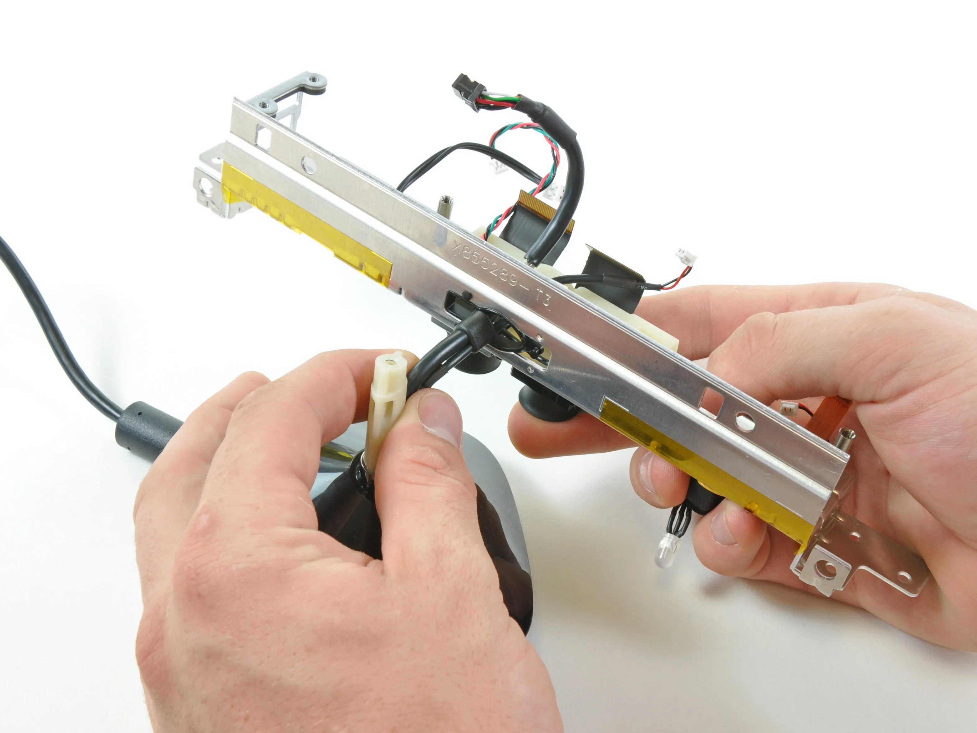 Разборка Xbox 360 Kinect: шаг 20, изображение 1 из 2