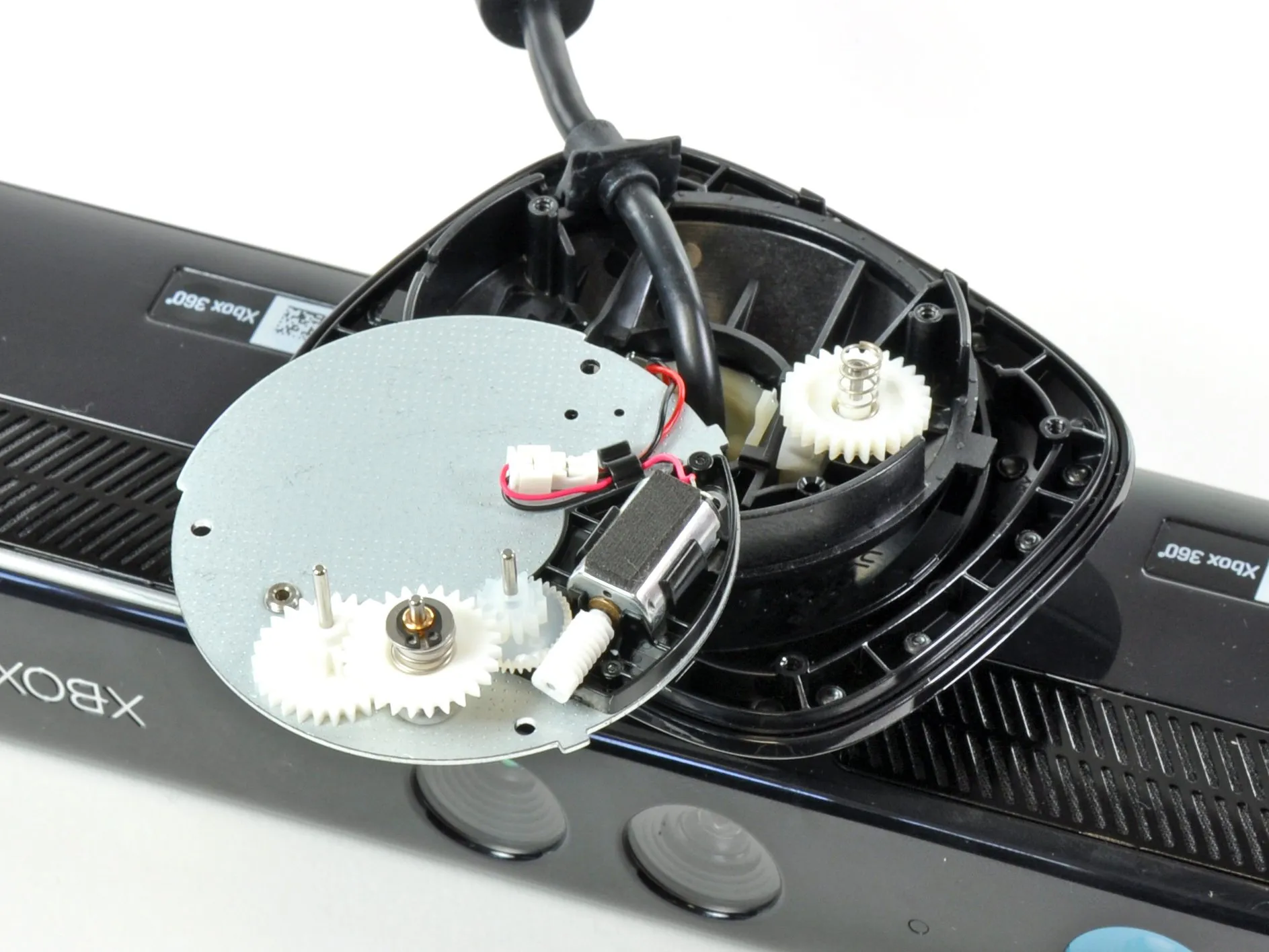 Разбор Xbox 360 Kinect: шаг 5, изображение 1 из 2