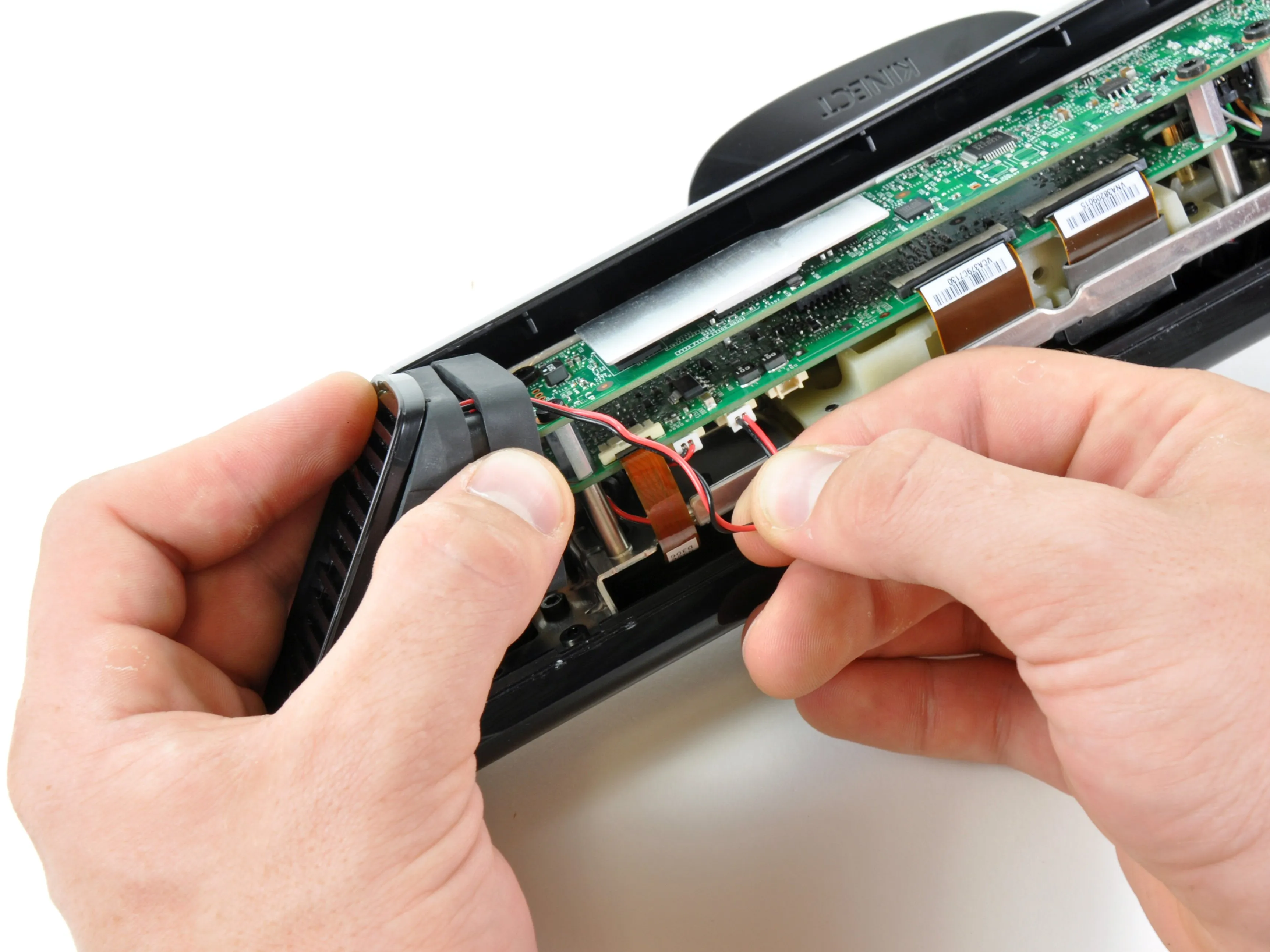 Разборка Xbox 360 Kinect: шаг 9, изображение 2 из 3